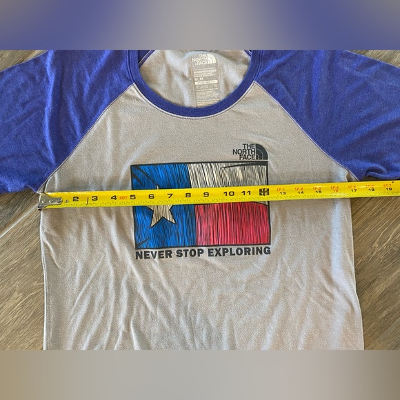 The North Face Womens Tee Shirt  ⭐️ Flag Med “Never Stop Exploring” - Picture 5 of 5